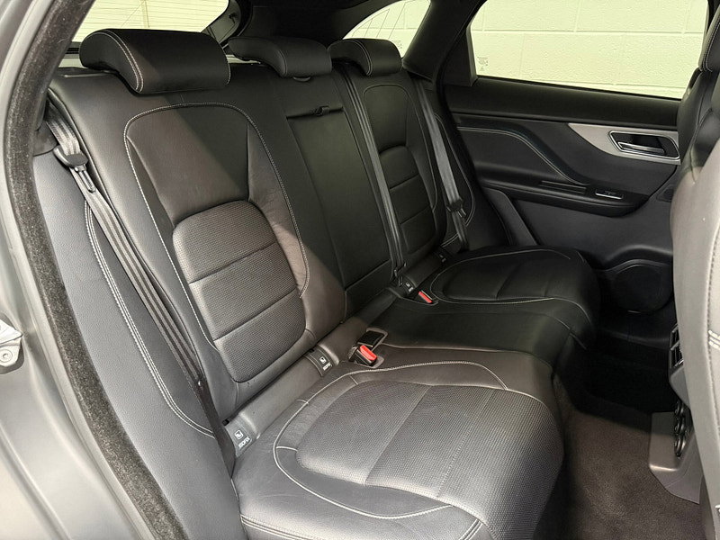 Jaguar F-PACE 3.0 D300 V6 S SUV 5dr Diesel Auto AWD Euro 6 (s/s) (300 ps)