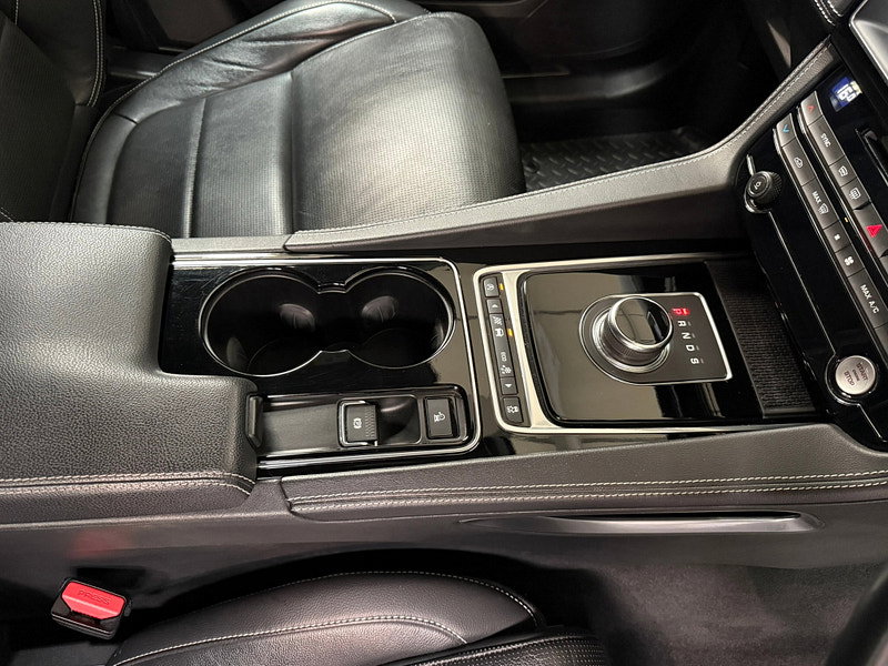 Jaguar F-PACE 3.0 D300 V6 S SUV 5dr Diesel Auto AWD Euro 6 (s/s) (300 ps)