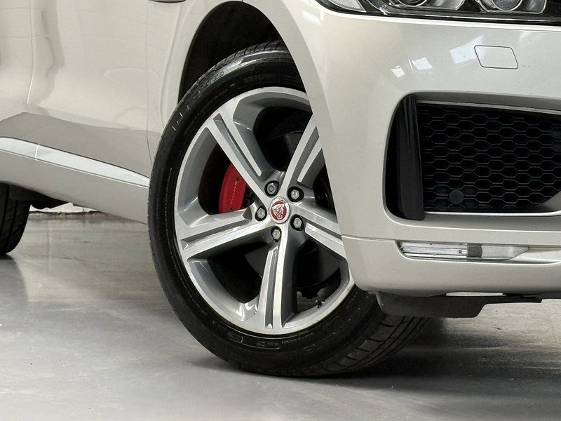 Jaguar F-PACE 3.0 D300 V6 S SUV 5dr Diesel Auto AWD Euro 6 (s/s) (300 ps)
