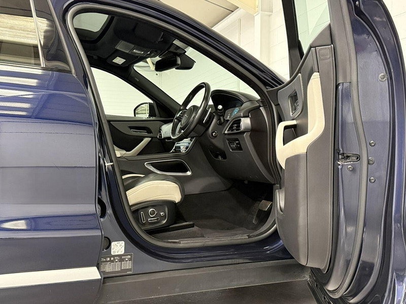 Jaguar F-PACE 3.0 D300 V6 S SUV 5dr Diesel Auto AWD Euro 6 (s/s) (300 ps) 20'S, CAMERA, HTD SEATS-WHEEL, FSH
