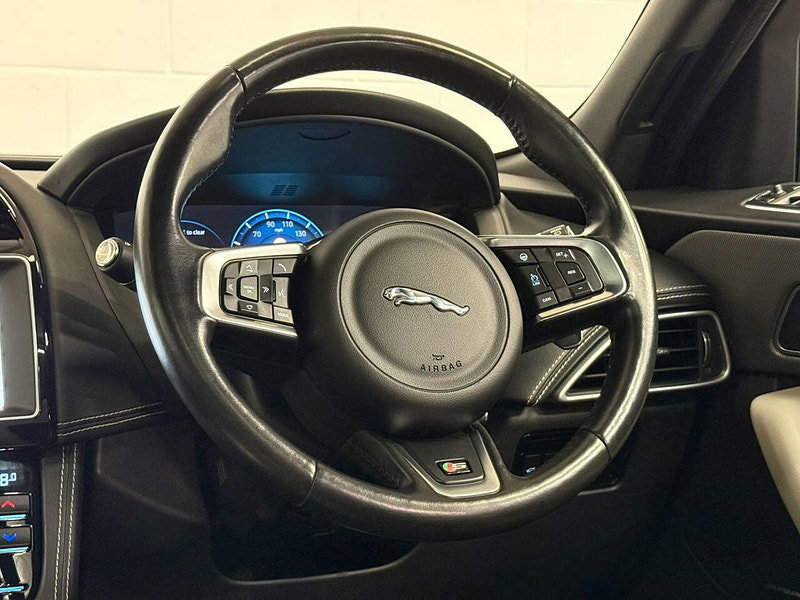 Jaguar F-PACE 3.0 D300 V6 S SUV 5dr Diesel Auto AWD Euro 6 (s/s) (300 ps) 20'S, CAMERA, HTD SEATS-WHEEL, FSH