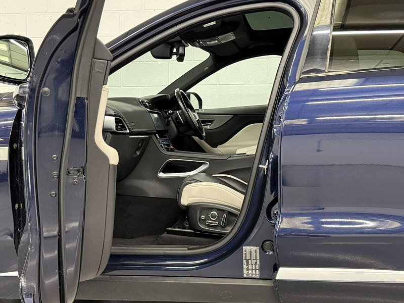 Jaguar F-PACE 3.0 D300 V6 S SUV 5dr Diesel Auto AWD Euro 6 (s/s) (300 ps) 20'S, CAMERA, HTD SEATS-WHEEL, FSH