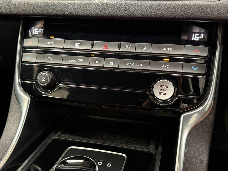 Jaguar XF 2.0d R-Sport Saloon 4dr Diesel Auto Euro 6 (s/s) (180 ps) BODY STYLING, NAV, B/T, CRUISE
