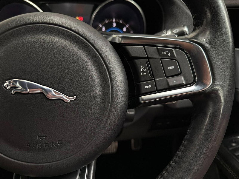 Jaguar XF 2.0d R-Sport Saloon 4dr Diesel Auto Euro 6 (s/s) (180 ps) BODY STYLING, NAV, B/T, CRUISE