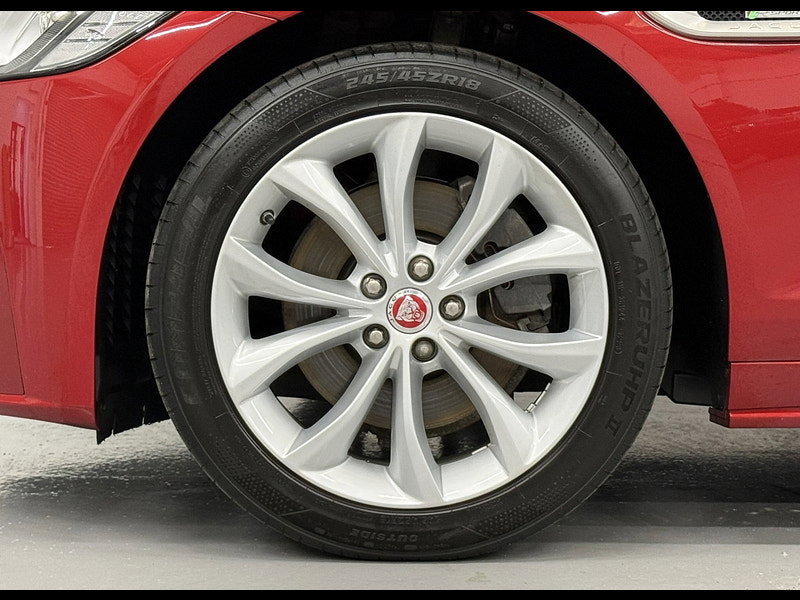 Jaguar XF 2.0d R-Sport Saloon 4dr Diesel Auto Euro 6 (s/s) (180 ps) HTD SEATS, CRUISE, BODYSTYLING