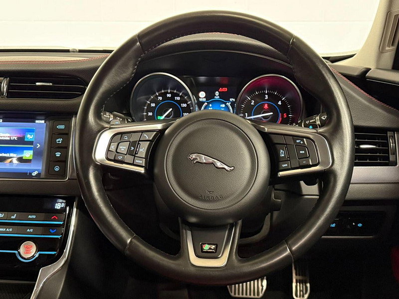 Jaguar XF 2.0d R-Sport Saloon 4dr Diesel Auto Euro 6 (s/s) (180 ps) HTD SEATS, CRUISE, BODYSTYLING