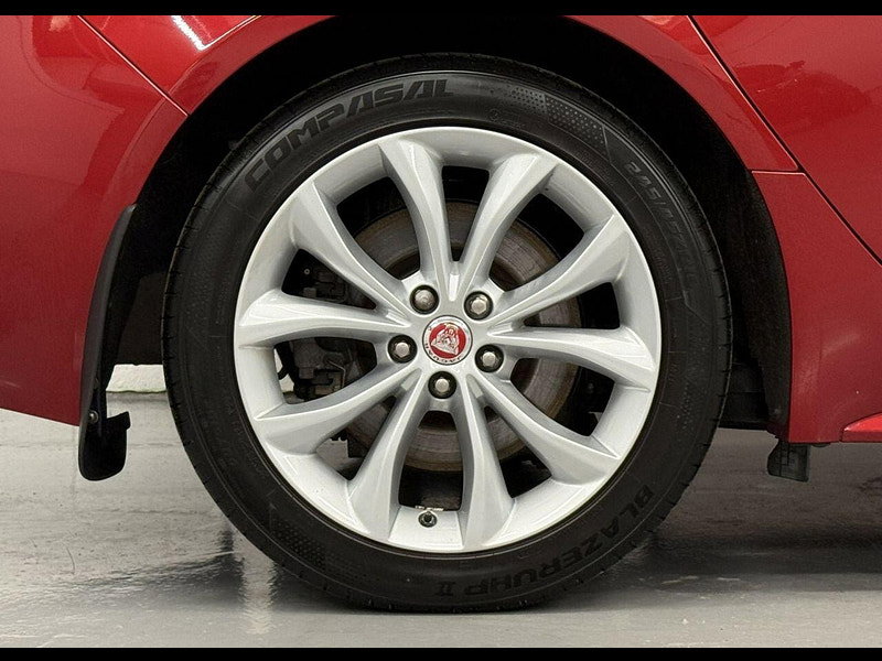 Jaguar XF 2.0d R-Sport Saloon 4dr Diesel Auto Euro 6 (s/s) (180 ps) HTD SEATS, CRUISE, BODYSTYLING