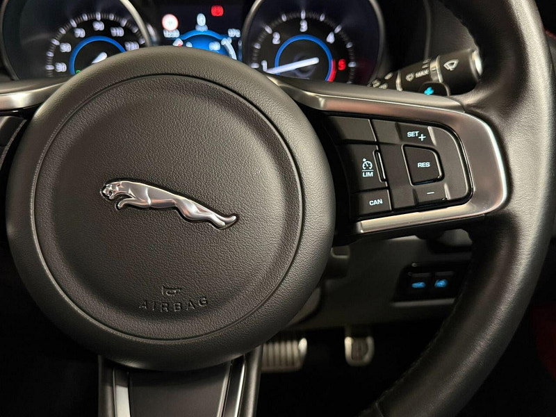 Jaguar XF 2.0d R-Sport Saloon 4dr Diesel Auto Euro 6 (s/s) (180 ps) HTD SEATS, CRUISE, BODYSTYLING