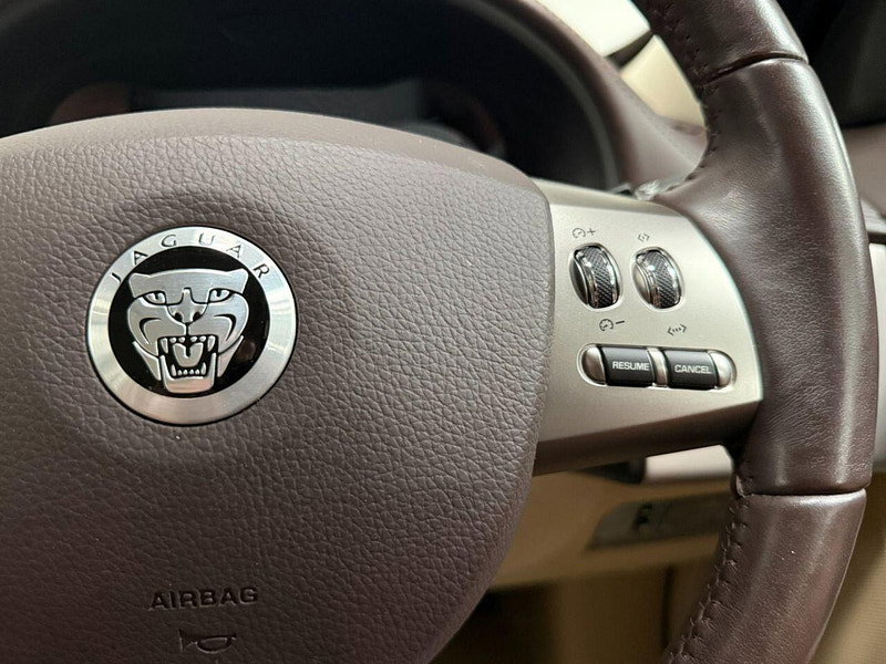 Jaguar XF 3.0 V6 Premium Luxury Saloon 4dr Petrol Auto Euro 4 (238 ps) MAIN DEALER SERVICE HISTORY