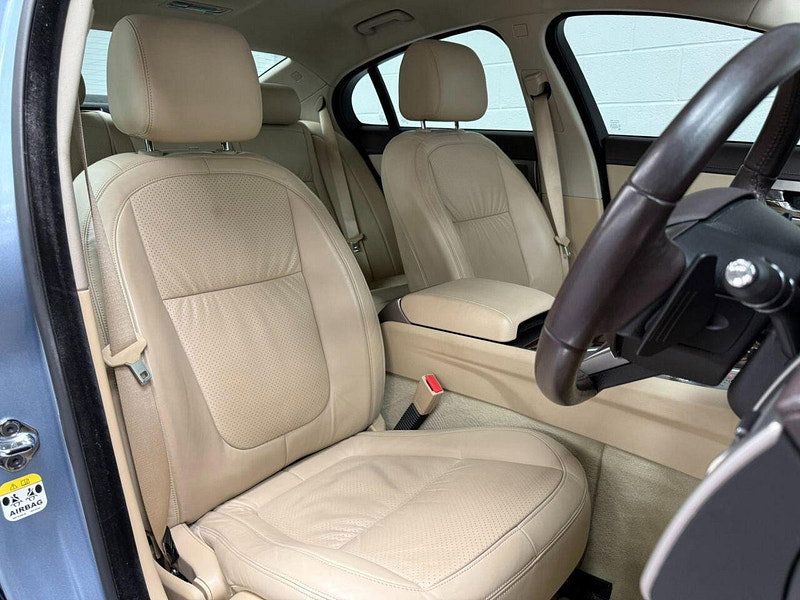 Jaguar XF 3.0 V6 Premium Luxury Saloon 4dr Petrol Auto Euro 4 (238 ps) MAIN DEALER SERVICE HISTORY