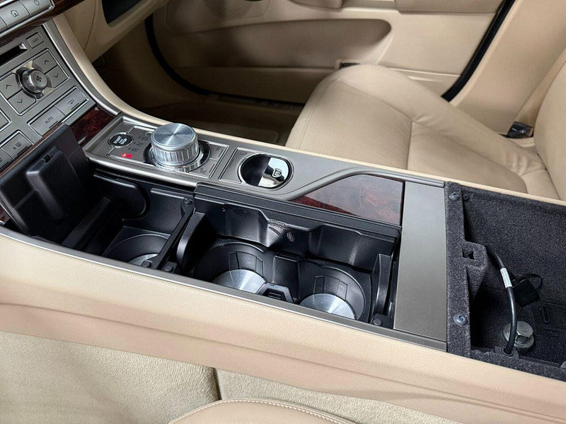 Jaguar XF 3.0 V6 Premium Luxury Saloon 4dr Petrol Auto Euro 4 (238 ps) MAIN DEALER SERVICE HISTORY