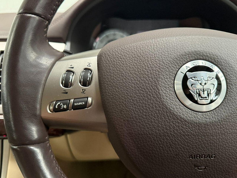 Jaguar XF 3.0 V6 Premium Luxury Saloon 4dr Petrol Auto Euro 4 (238 ps) MAIN DEALER SERVICE HISTORY