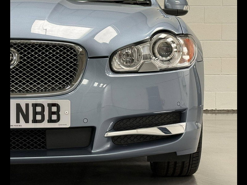 Jaguar XF 3.0 V6 Premium Luxury Saloon 4dr Petrol Auto Euro 4 (238 ps) MAIN DEALER SERVICE HISTORY