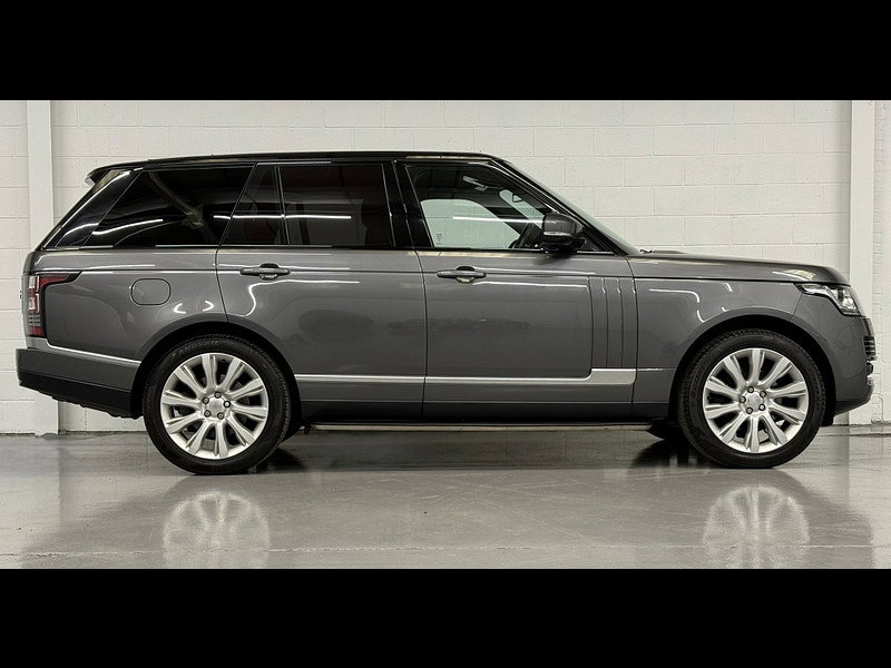Land Rover Range Rover 3.0 TD V6 Vogue SUV 5dr Diesel Auto 4WD Euro 5 (s/s) (258 ps) REAR ENTERTAINEMENT, MERIDIAN, NAV