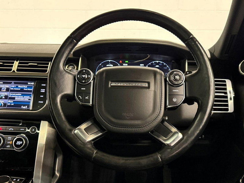 Land Rover Range Rover 3.0 TD V6 Vogue SUV 5dr Diesel Auto 4WD Euro 5 (s/s) (258 ps) REAR ENTERTAINEMENT, MERIDIAN, NAV