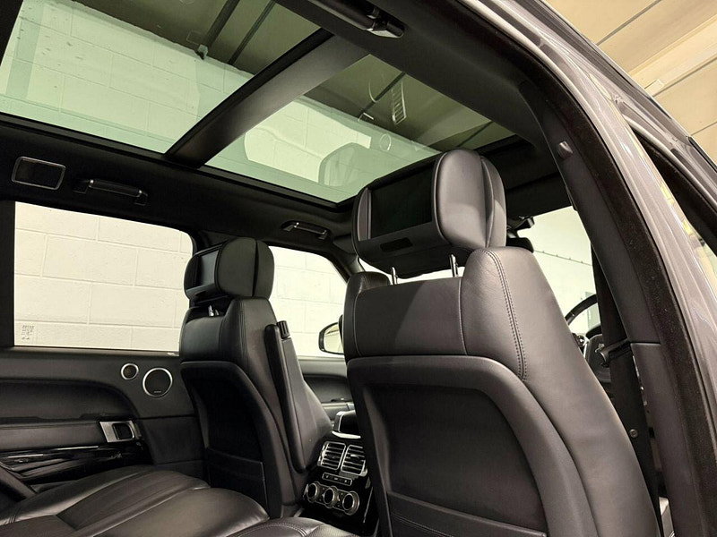 Land Rover Range Rover 3.0 TD V6 Vogue SUV 5dr Diesel Auto 4WD Euro 5 (s/s) (258 ps) REAR ENTERTAINEMENT, MERIDIAN, NAV
