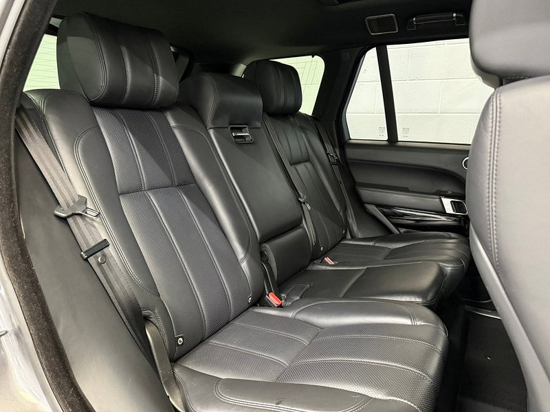 Land Rover Range Rover 3.0 TD V6 Vogue SUV 5dr Diesel Auto 4WD Euro 5 (s/s) (258 ps) REAR ENTERTAINEMENT, MERIDIAN, NAV