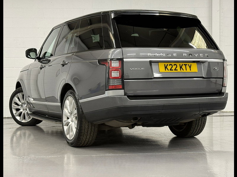 Land Rover Range Rover 3.0 TD V6 Vogue SUV 5dr Diesel Auto 4WD Euro 5 (s/s) (258 ps) REAR ENTERTAINEMENT, MERIDIAN, NAV