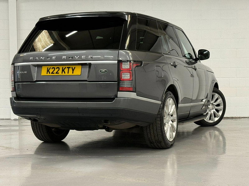 Land Rover Range Rover 3.0 TD V6 Vogue SUV 5dr Diesel Auto 4WD Euro 5 (s/s) (258 ps) REAR ENTERTAINEMENT, MERIDIAN, NAV