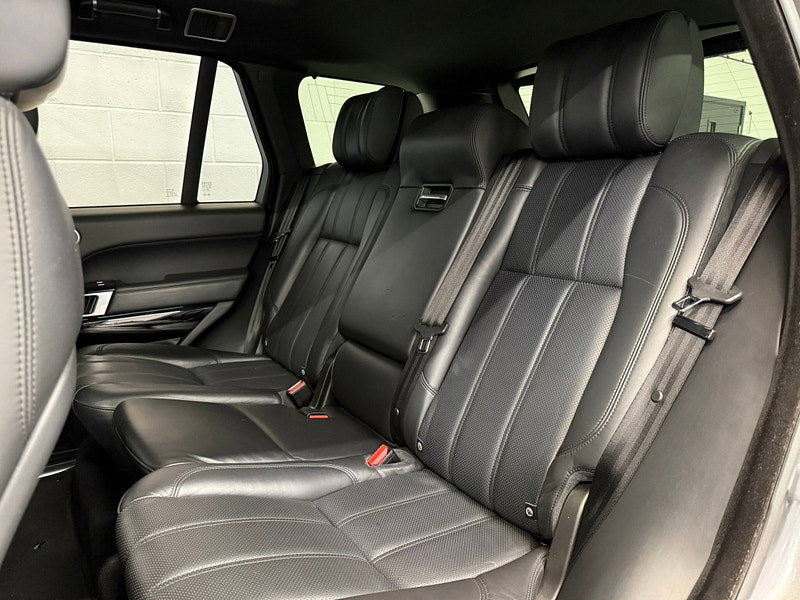 Land Rover Range Rover 3.0 TD V6 Vogue SUV 5dr Diesel Auto 4WD Euro 5 (s/s) (258 ps) REAR ENTERTAINEMENT, MERIDIAN, NAV