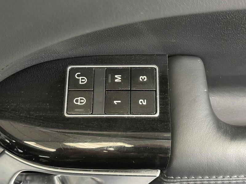 Land Rover Range Rover 3.0 TD V6 Vogue SUV 5dr Diesel Auto 4WD Euro 5 (s/s) (258 ps) REAR ENTERTAINEMENT, MERIDIAN, NAV