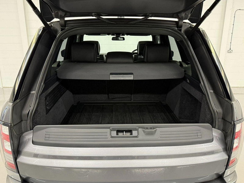 Land Rover Range Rover 3.0 TD V6 Vogue SUV 5dr Diesel Auto 4WD Euro 5 (s/s) (258 ps) REAR ENTERTAINEMENT, MERIDIAN, NAV