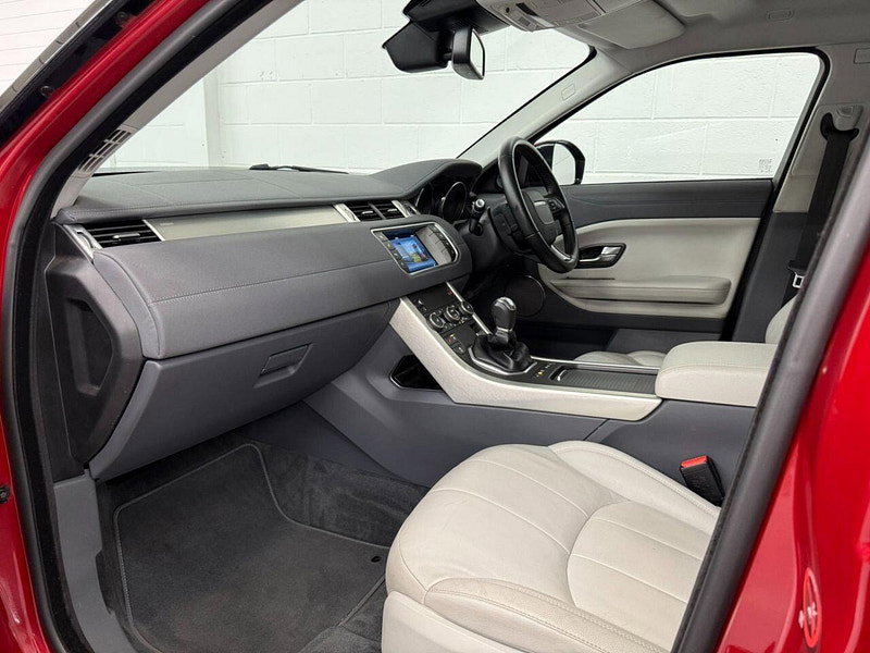Land Rover Range Rover Evoque 2.0 TD4 SE SUV 5dr Diesel Manual 4WD Euro 6 (s/s) (180 ps) ALLOYS, SENSORS, B/TOOTH, HTD SEATS