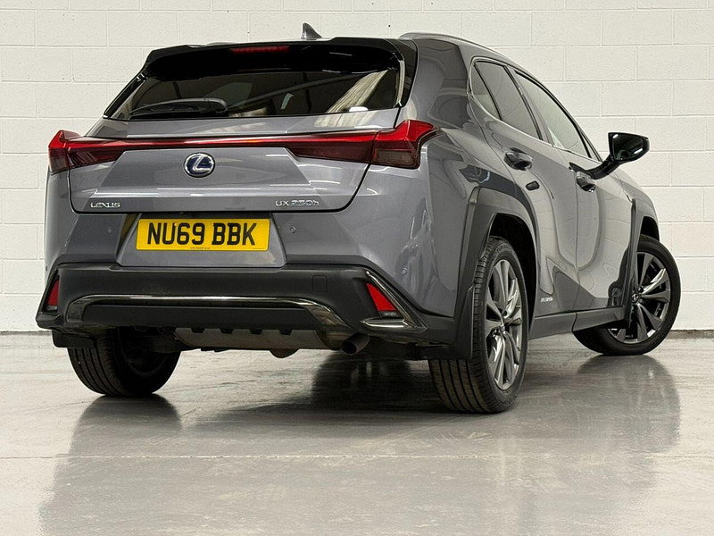 Lexus Ux 2.0 250h F Sport SUV 5dr Petrol Hybrid E-CVT Euro 6 (s/s) (184 ps) HTD WHEEL-SEATS, ALLOYS, CAMERA