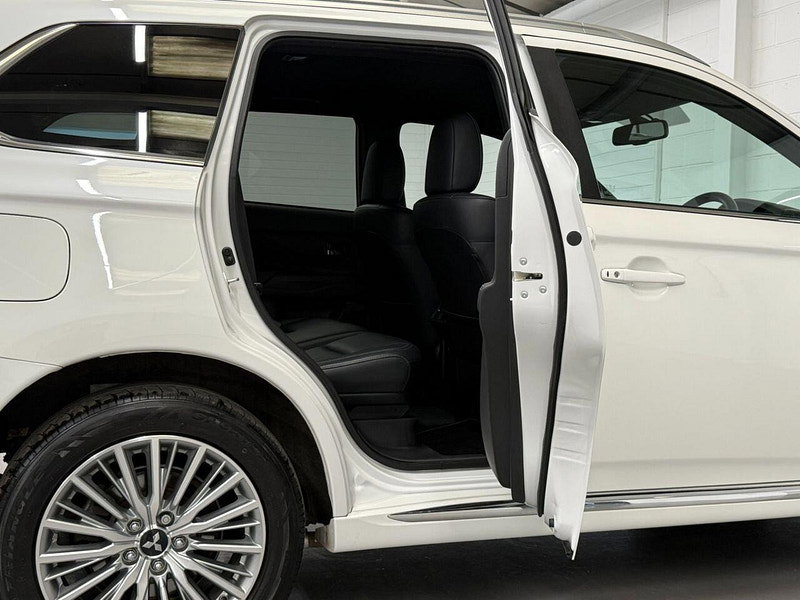 Mitsubishi Outlander 2.4h TwinMotor 13.8kWh 4h SUV 5dr Petrol Plug-in Hybrid CVT 4WD Euro 6 (s/s) (209 ps) HTD SEATS - WHEEL, CRUISE, ALLOYS