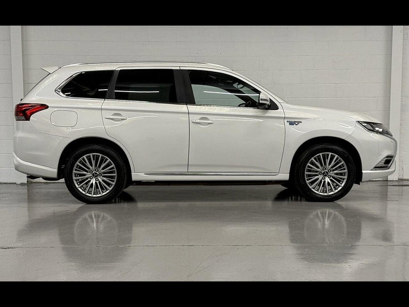Mitsubishi Outlander 2.4h TwinMotor 13.8kWh 4h SUV 5dr Petrol Plug-in Hybrid CVT 4WD Euro 6 (s/s) (209 ps) HTD SEATS - WHEEL, CRUISE, ALLOYS