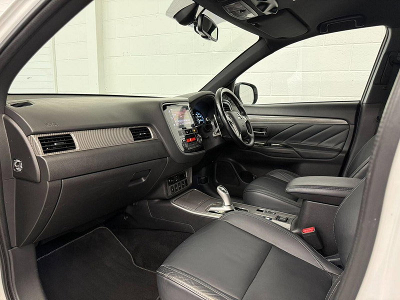 Mitsubishi Outlander 2.4h TwinMotor 13.8kWh 4h SUV 5dr Petrol Plug-in Hybrid CVT 4WD Euro 6 (s/s) (209 ps) HTD SEATS - WHEEL, CRUISE, ALLOYS