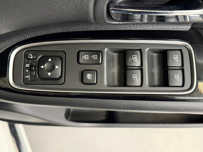Mitsubishi Outlander 2.4h TwinMotor 13.8kWh 4h SUV 5dr Petrol Plug-in Hybrid CVT 4WD Euro 6 (s/s) (209 ps) HTD SEATS - WHEEL, CRUISE, ALLOYS