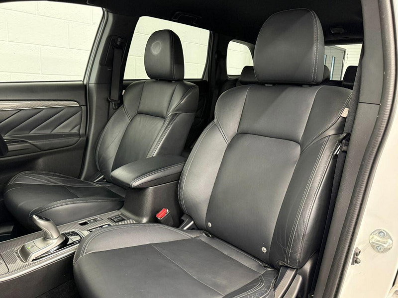 Mitsubishi Outlander 2.4h TwinMotor 13.8kWh 4h SUV 5dr Petrol Plug-in Hybrid CVT 4WD Euro 6 (s/s) (209 ps) HTD SEATS - WHEEL, CRUISE, ALLOYS