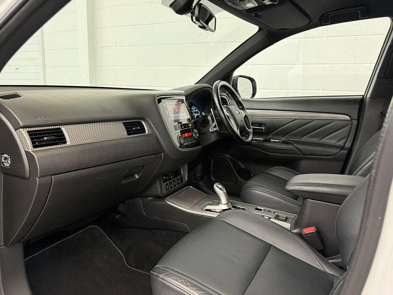 Mitsubishi Outlander 2.4h TwinMotor 13.8kWh 4h SUV 5dr Petrol Plug-in Hybrid CVT 4WD Euro 6 (s/s) (209 ps) HTD SEATS - WHEEL, CRUISE, ALLOYS
