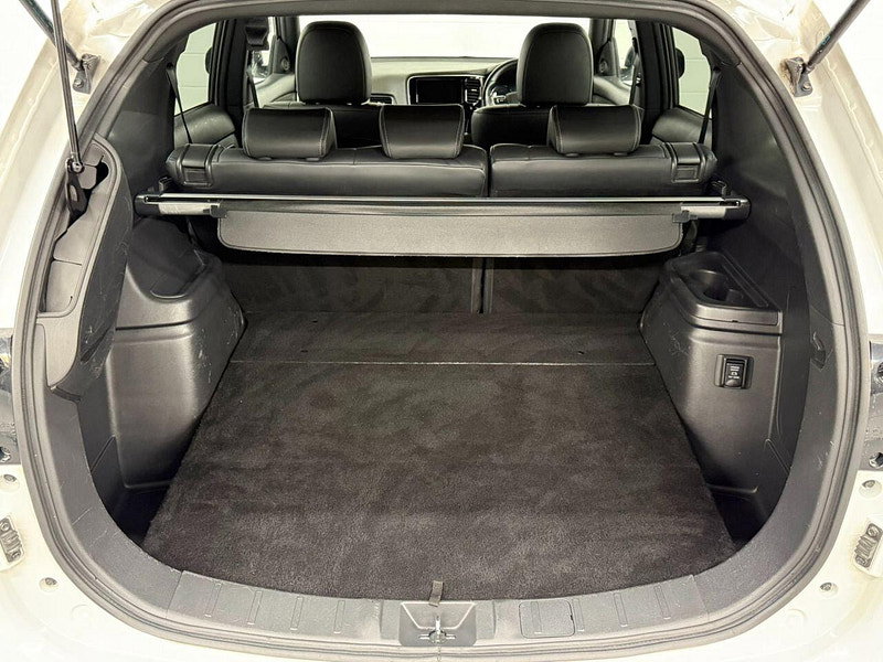 Mitsubishi Outlander 2.4h TwinMotor 13.8kWh 4h SUV 5dr Petrol Plug-in Hybrid CVT 4WD Euro 6 (s/s) (209 ps) HTD SEATS - WHEEL, CRUISE, ALLOYS