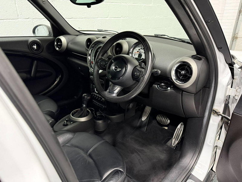 MINI Countryman 2.0 Cooper SD SUV 5dr Diesel Auto ALL4 Euro 5 (143 ps) PANORAMIC ROOF-CHILI PACK-HTD SEATS