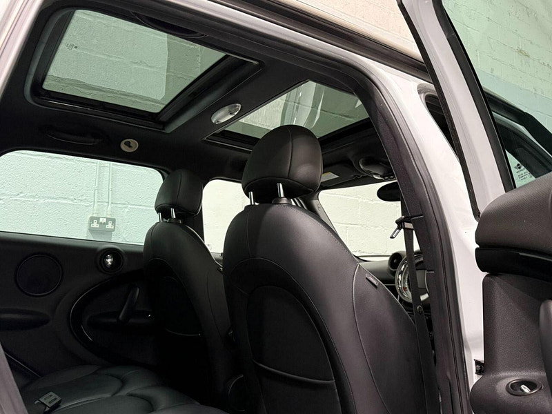 MINI Countryman 2.0 Cooper SD SUV 5dr Diesel Auto ALL4 Euro 5 (143 ps) PANORAMIC ROOF-CHILI PACK-HTD SEATS