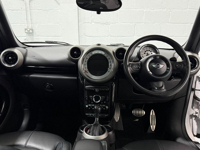 MINI Countryman 2.0 Cooper SD SUV 5dr Diesel Auto ALL4 Euro 5 (143 ps) PANORAMIC ROOF-CHILI PACK-HTD SEATS
