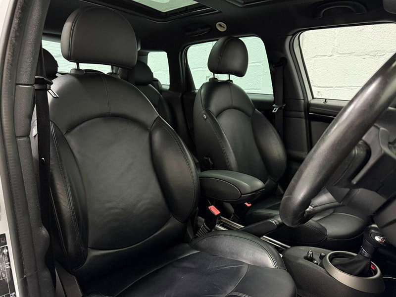 MINI Countryman 2.0 Cooper SD SUV 5dr Diesel Auto ALL4 Euro 5 (143 ps) PANORAMIC ROOF-CHILI PACK-HTD SEATS