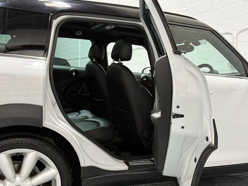 MINI Countryman 2.0 Cooper SD SUV 5dr Diesel Auto ALL4 Euro 5 (143 ps) PANORAMIC ROOF-CHILI PACK-HTD SEATS