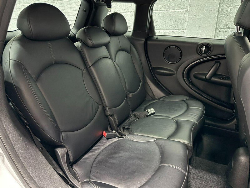 MINI Countryman 2.0 Cooper SD SUV 5dr Diesel Auto ALL4 Euro 5 (143 ps) PANORAMIC ROOF-CHILI PACK-HTD SEATS