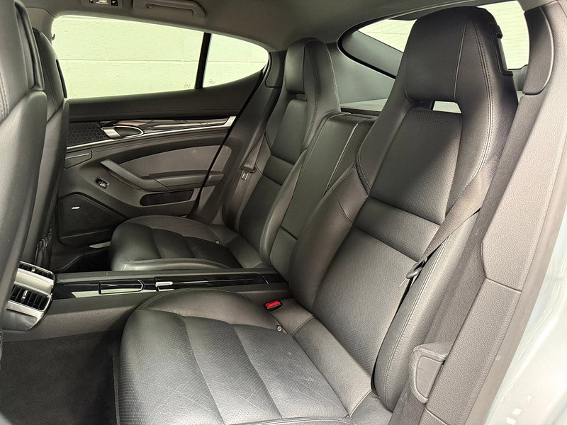 Porsche Panamera 3.0D V6 Hatchback 5dr Diesel TiptronicS Euro 5 (s/s) (300 ps)