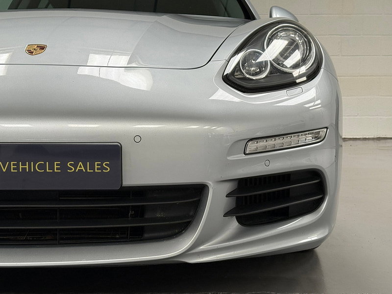Porsche Panamera 3.0D V6 Hatchback 5dr Diesel TiptronicS Euro 5 (s/s) (300 ps)