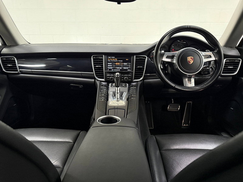 Porsche Panamera 3.0D V6 Hatchback 5dr Diesel TiptronicS Euro 5 (s/s) (300 ps)