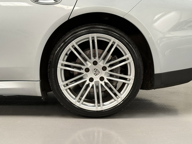 Porsche Panamera 3.0D V6 Hatchback 5dr Diesel TiptronicS Euro 5 (s/s) (300 ps)