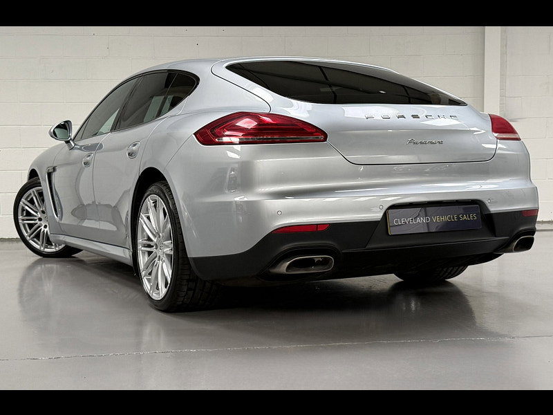 Porsche Panamera 3.0D V6 Hatchback 5dr Diesel TiptronicS Euro 5 (s/s) (300 ps)