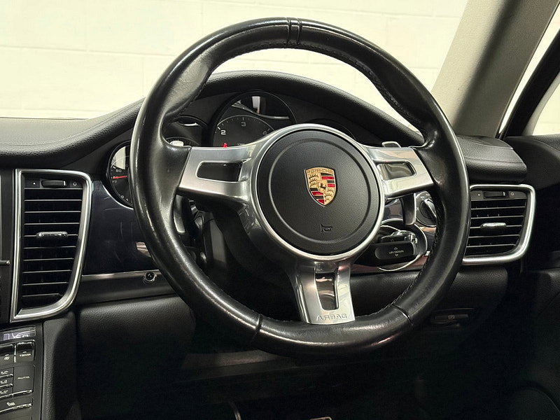 Porsche Panamera 3.0D V6 Hatchback 5dr Diesel TiptronicS Euro 5 (s/s) (300 ps)