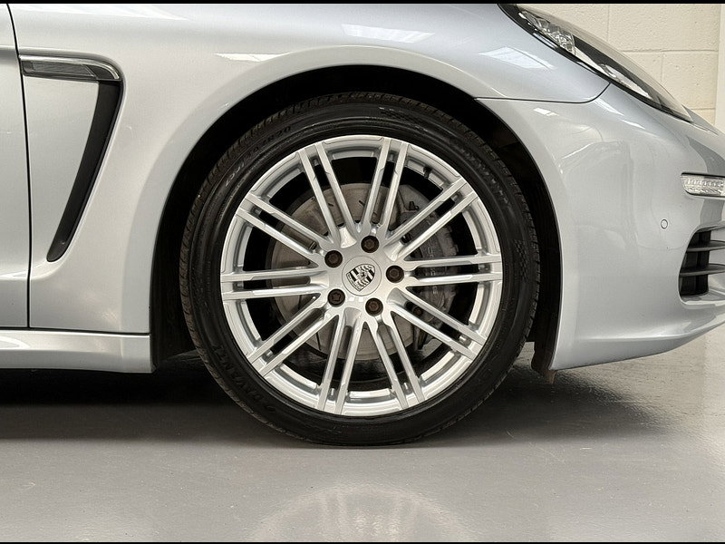 Porsche Panamera 3.0D V6 Hatchback 5dr Diesel TiptronicS Euro 5 (s/s) (300 ps)
