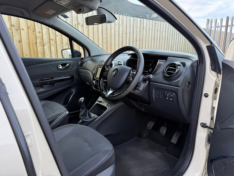Renault Captur 0.9 TCe ENERGY Dynamique Nav SUV 5dr Petrol Manual Euro 6 (s/s) (90 ps)