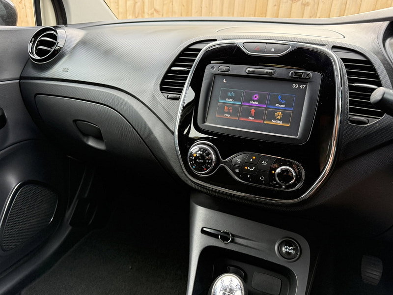 Renault Captur 0.9 TCe ENERGY Dynamique Nav SUV 5dr Petrol Manual Euro 6 (s/s) (90 ps)